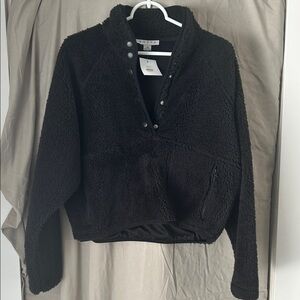 HYFVE Black Teddy Jacket.-NEW- Size Medium.